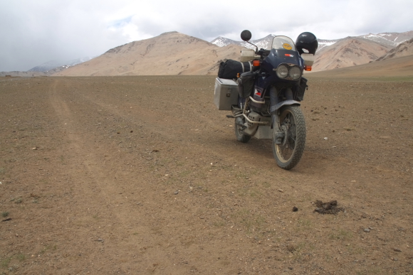 ladakhi plains close to pang .JPG